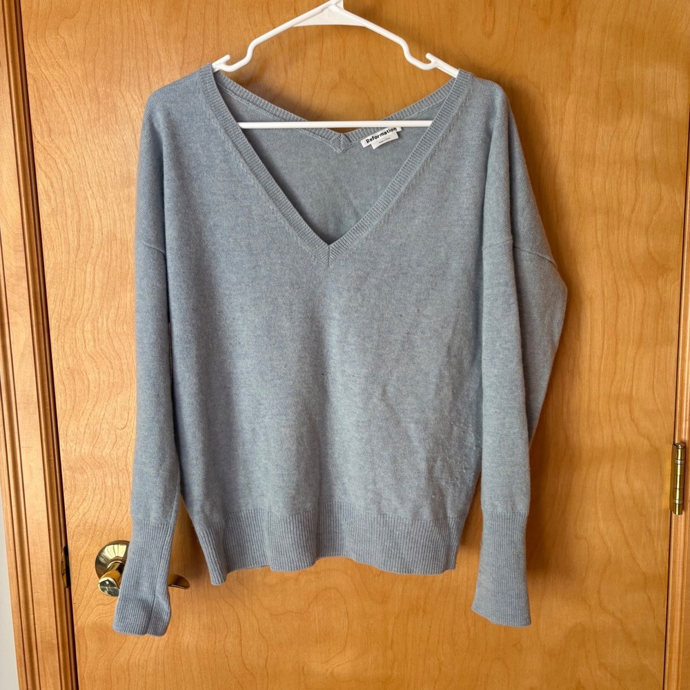 Reformation Cashmere Blend V-Neck Sweater Womens Medium Blue Drop Shoulder